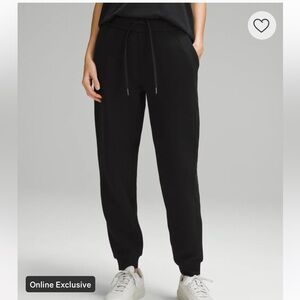Lululemon Scuba High-Rise Joggers in Black (8)